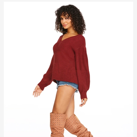 Jessica Simpson V Neck Ribbed Sweater - Picture 3 of 6